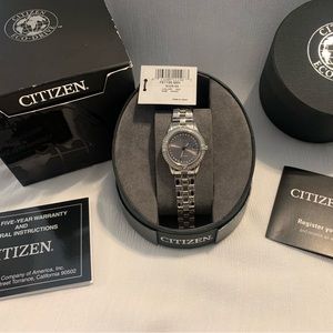 Beautiful NWT Silver Women’s CITIZEN WATCH